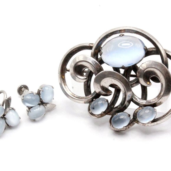 WRE Signed Sterling Silver Faux Moonstone Cabochon 40's Brooch Demi Set - Picture 8 of 11